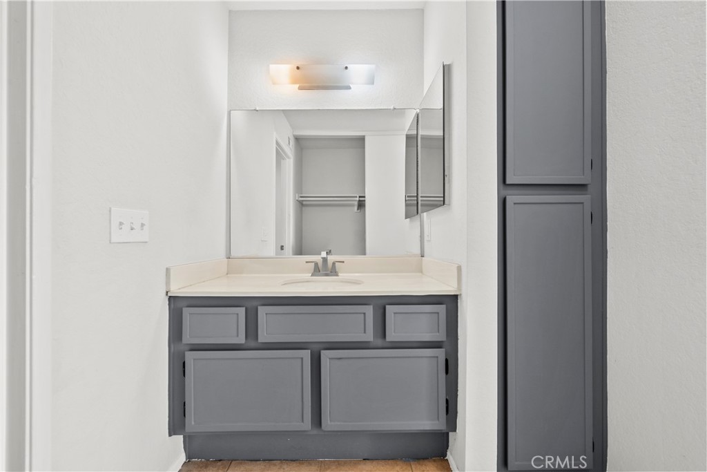 2554 Olive Drive 116