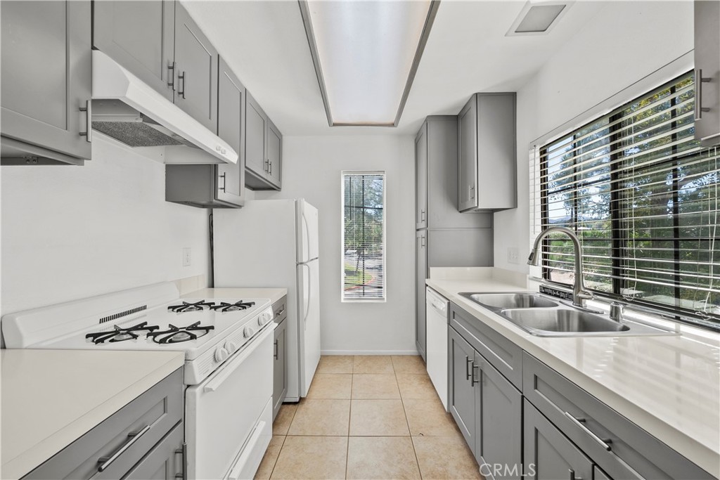 2554 Olive Drive 116