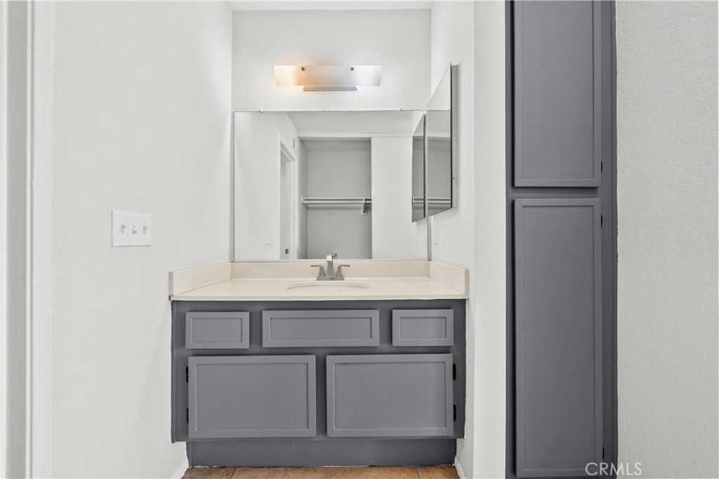 2554 Olive Drive 116