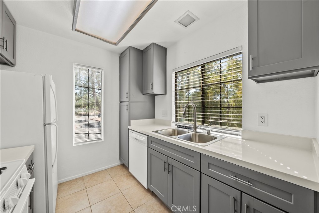 2554 Olive Drive 116