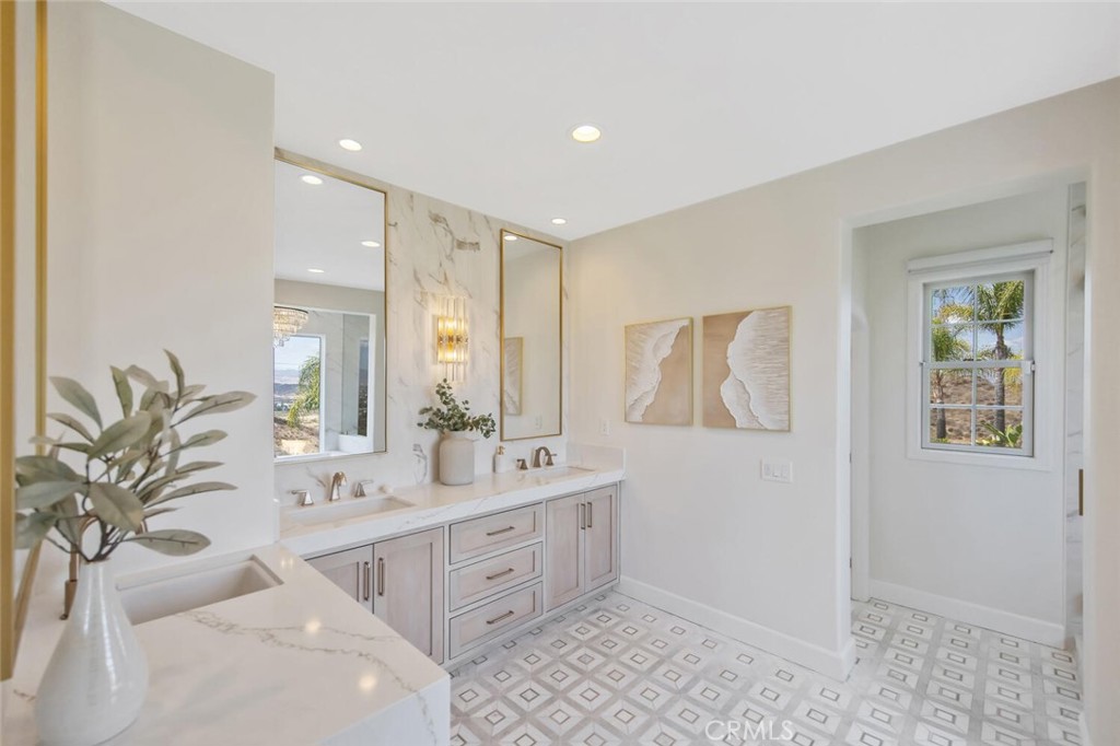 27070 Timberline Terrace