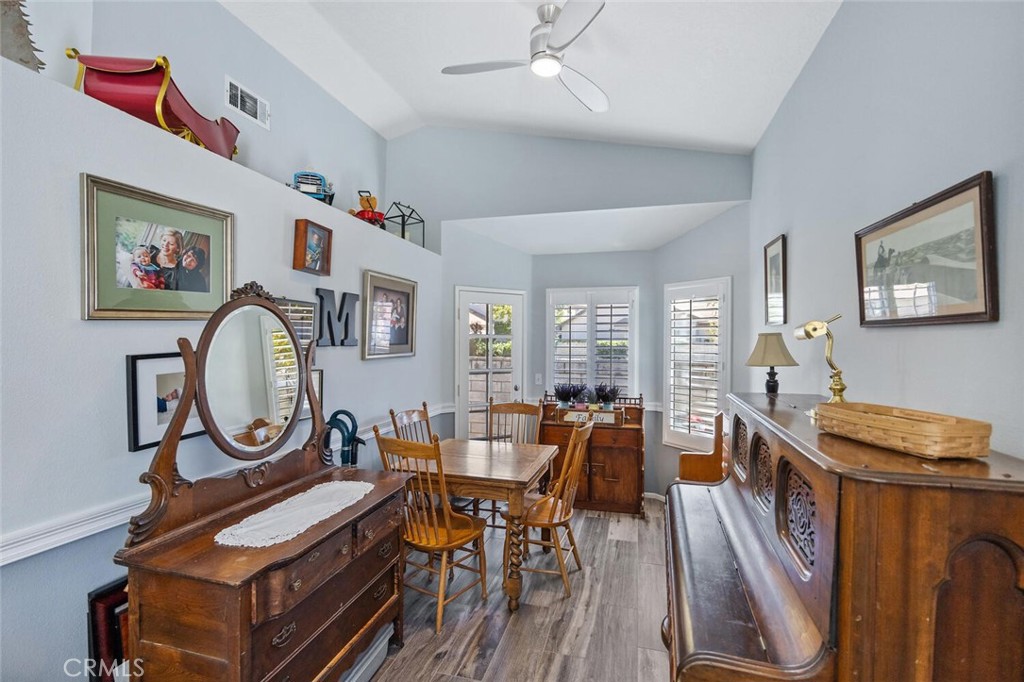 28123 Seco Canyon 94