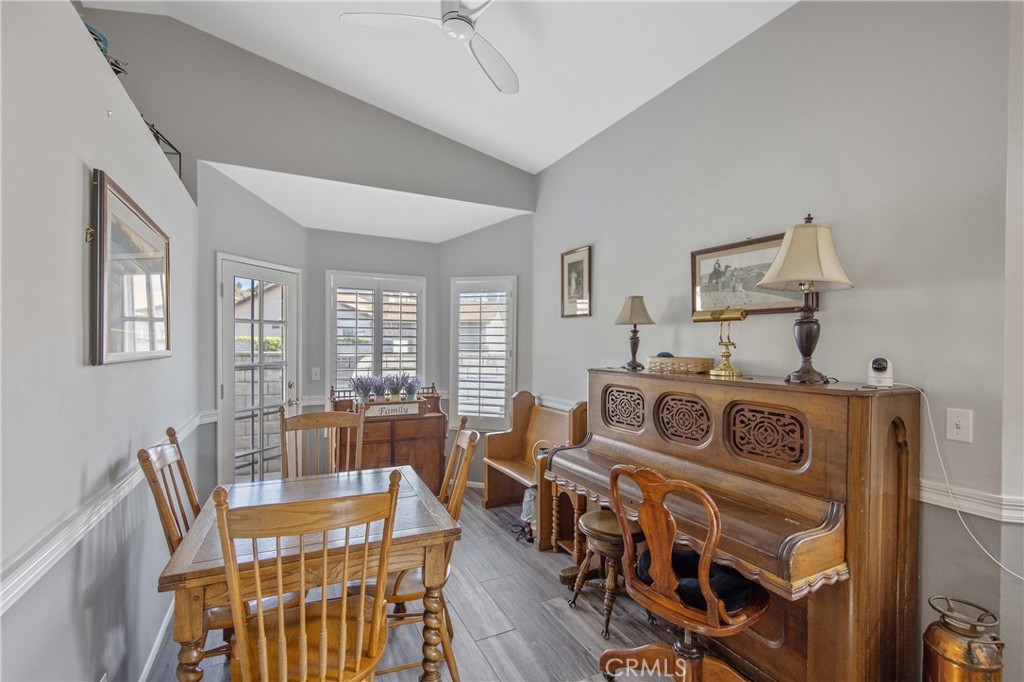 28123 Seco Canyon 94