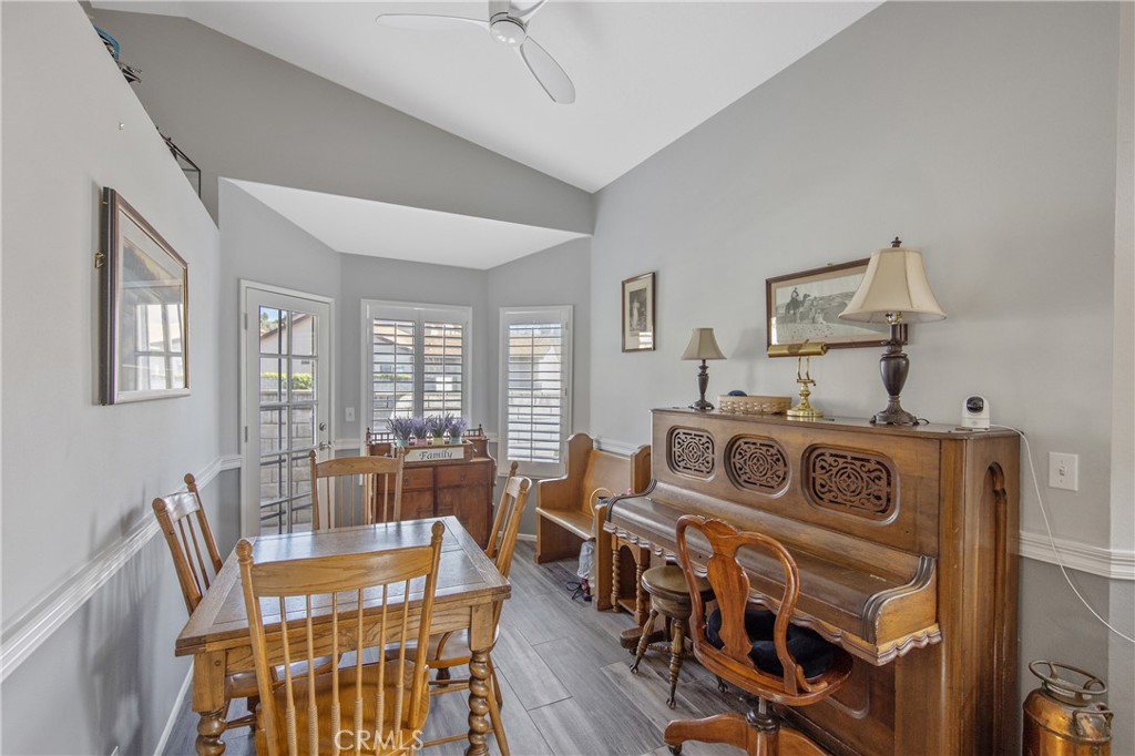 28123 Seco Canyon 94