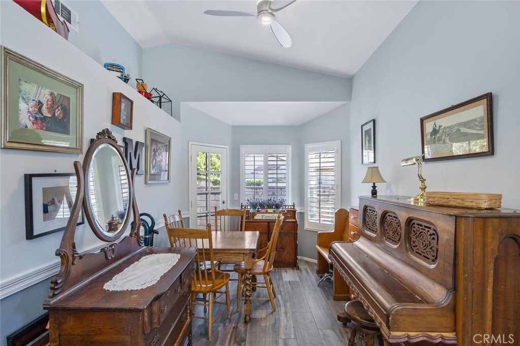 28123 Seco Canyon 94