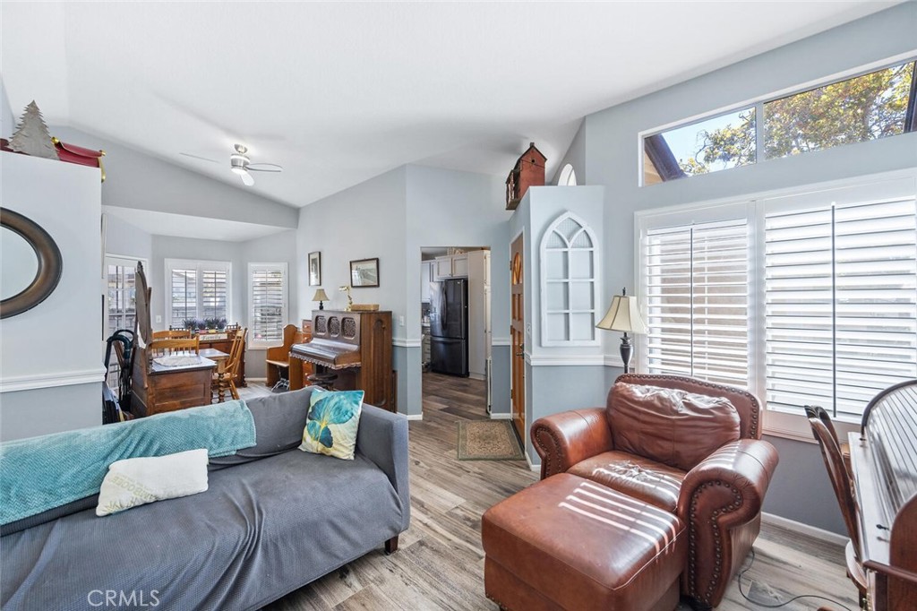 28123 Seco Canyon 94