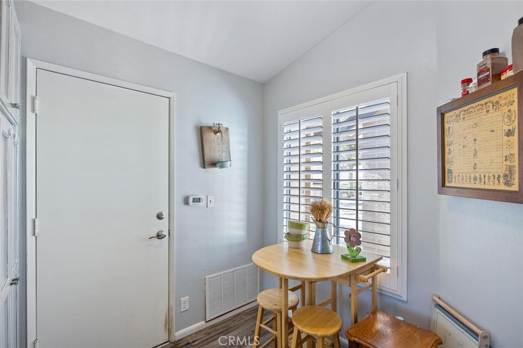 28123 Seco Canyon 94