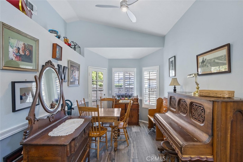 28123 Seco Canyon 94