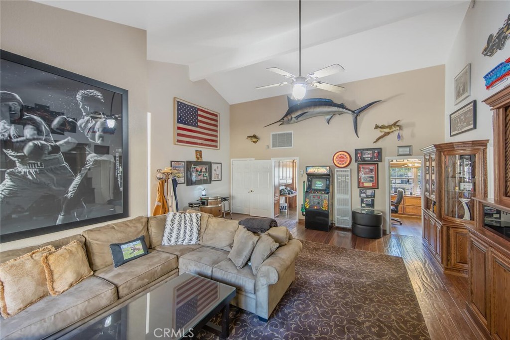 11551 Lonesome Valley