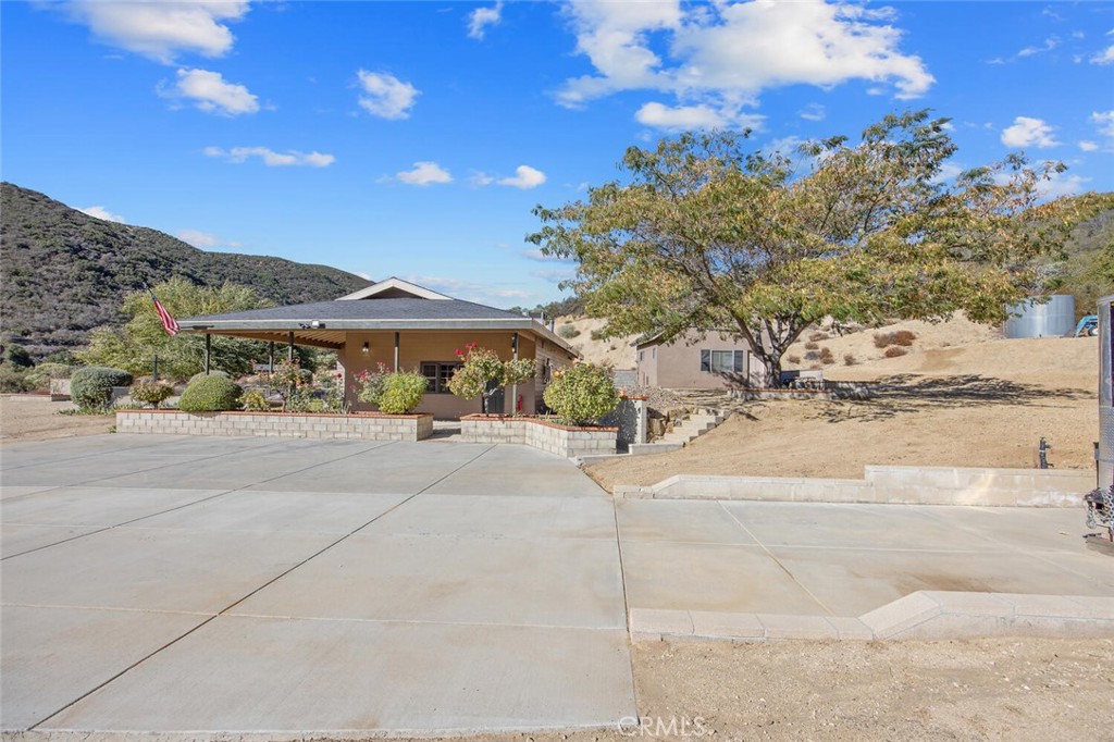 11551 Lonesome Valley