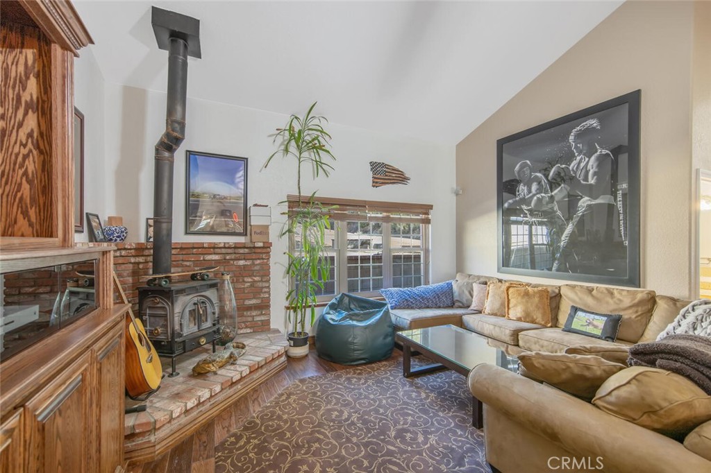 11551 Lonesome Valley