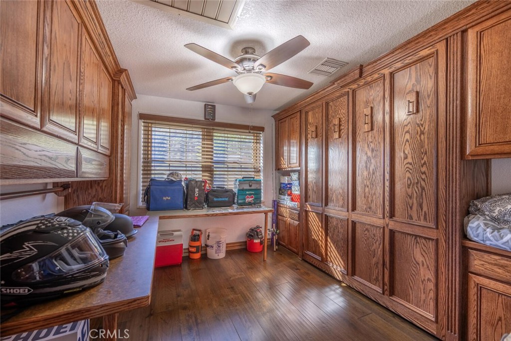 11551 Lonesome Valley