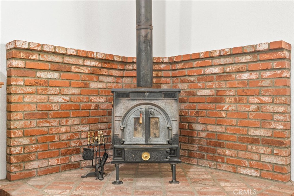 11551 Lonesome Valley