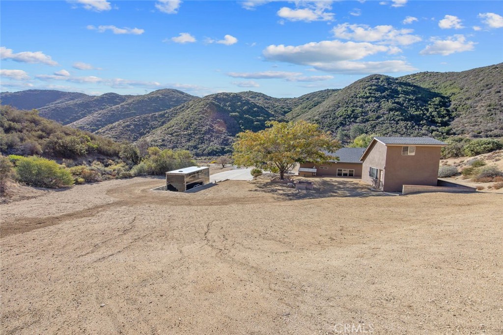 11551 Lonesome Valley