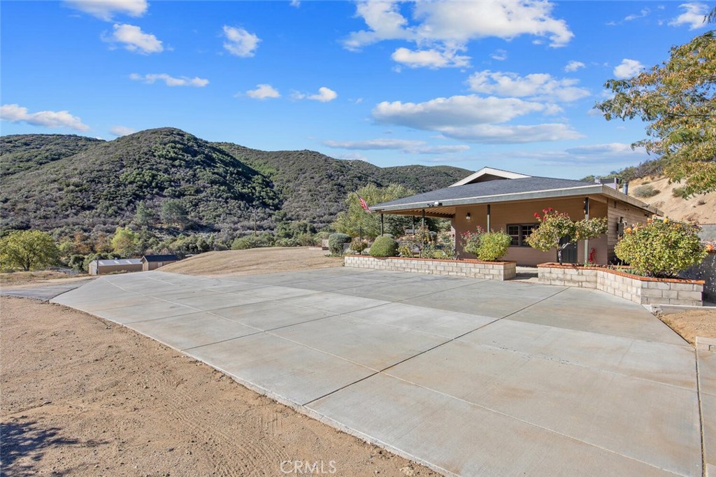 11551 Lonesome Valley