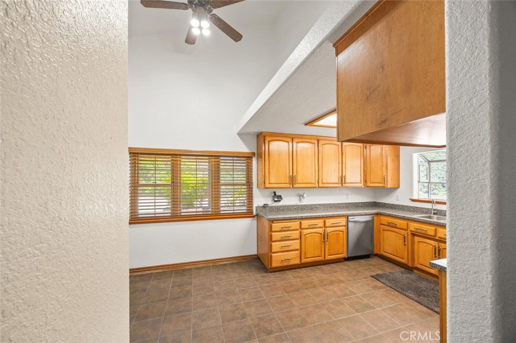 11551 Lonesome Valley