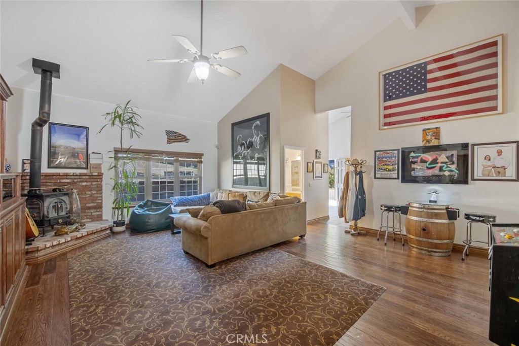 11551 Lonesome Valley