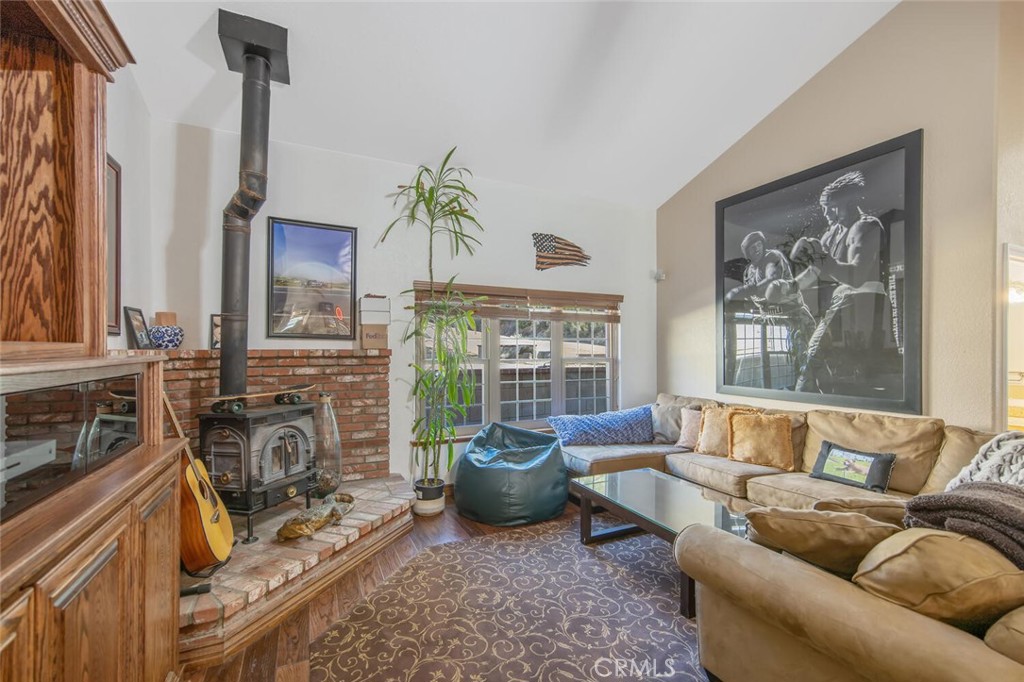 11551 Lonesome Valley