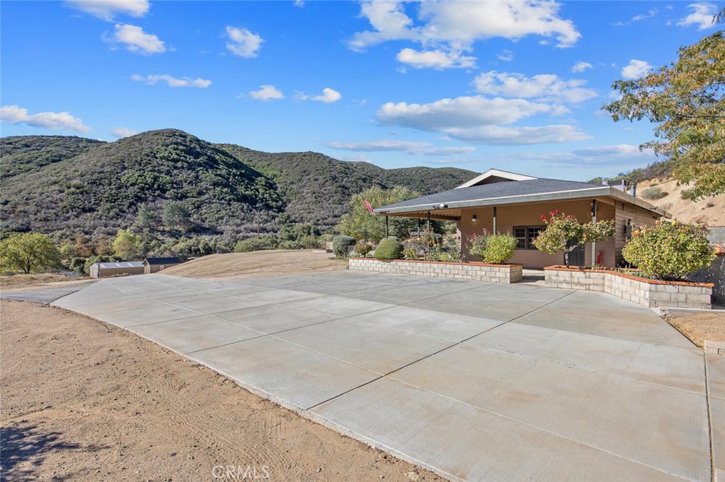 11551 Lonesome Valley