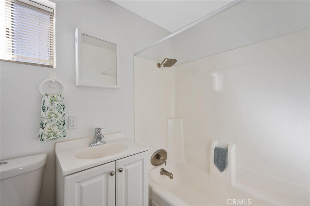 11551 Lonesome Valley