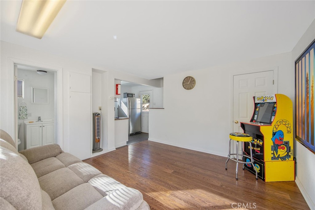 11551 Lonesome Valley