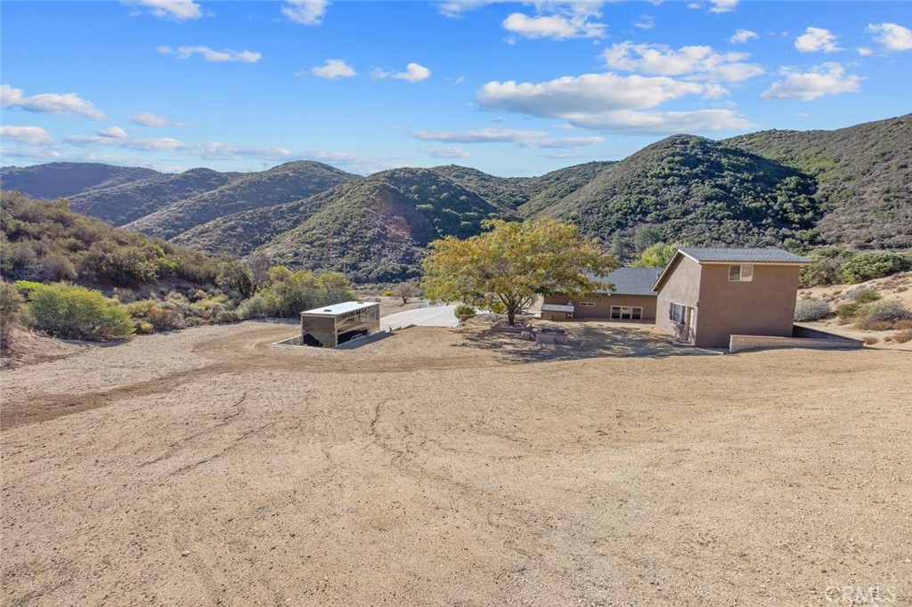 11551 Lonesome Valley