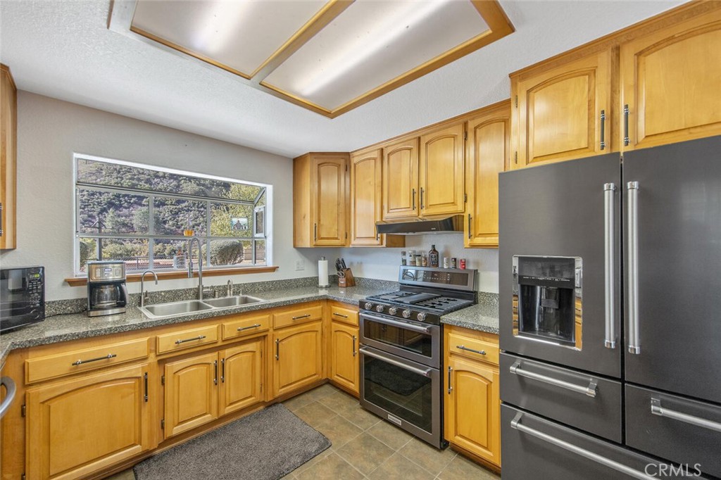 11551 Lonesome Valley