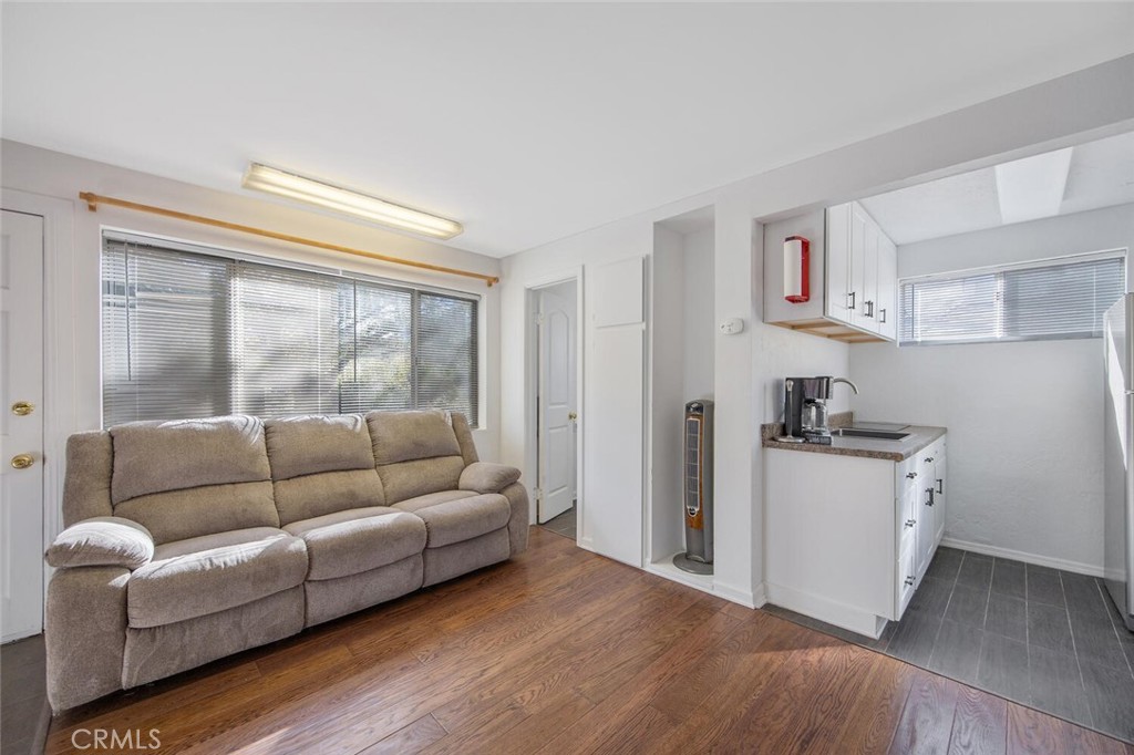 11551 Lonesome Valley