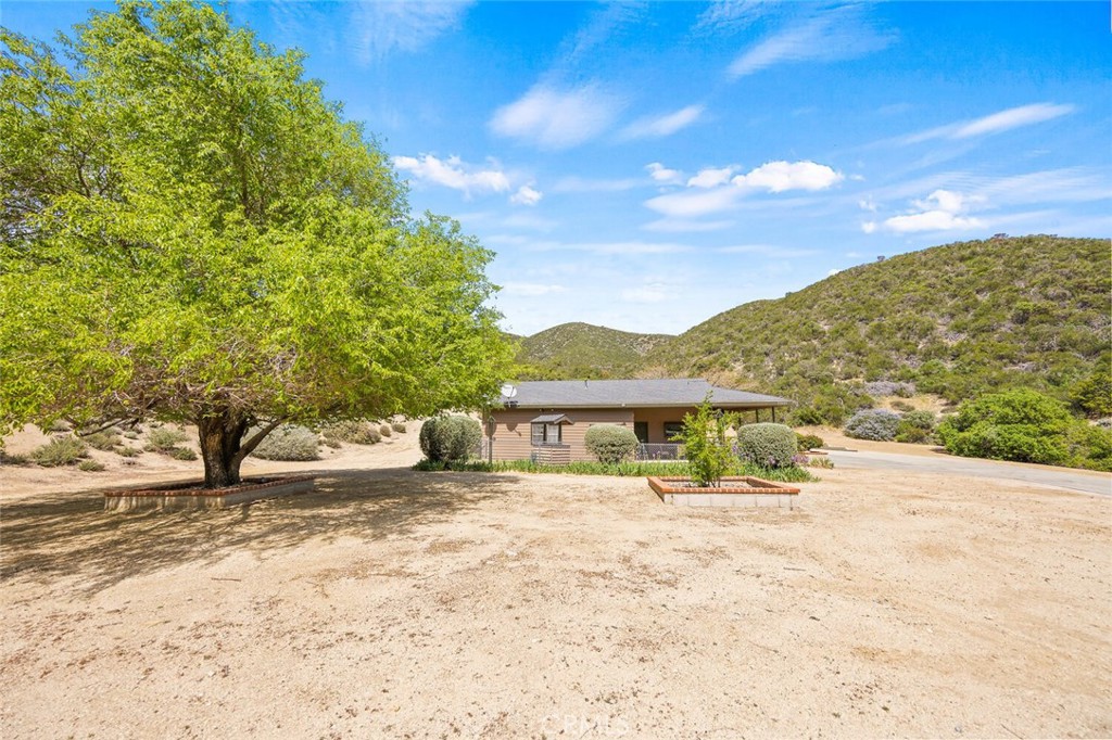 11551 Lonesome Valley