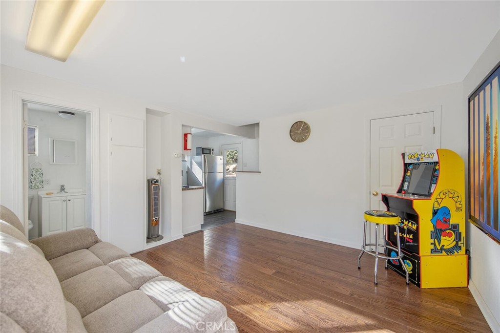 11551 Lonesome Valley