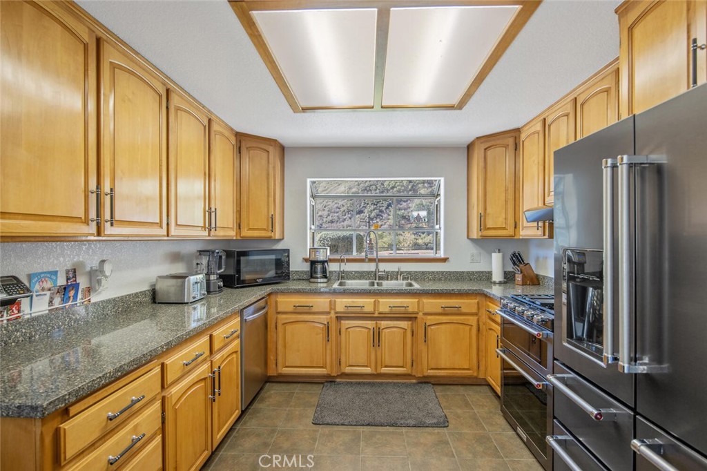 11551 Lonesome Valley