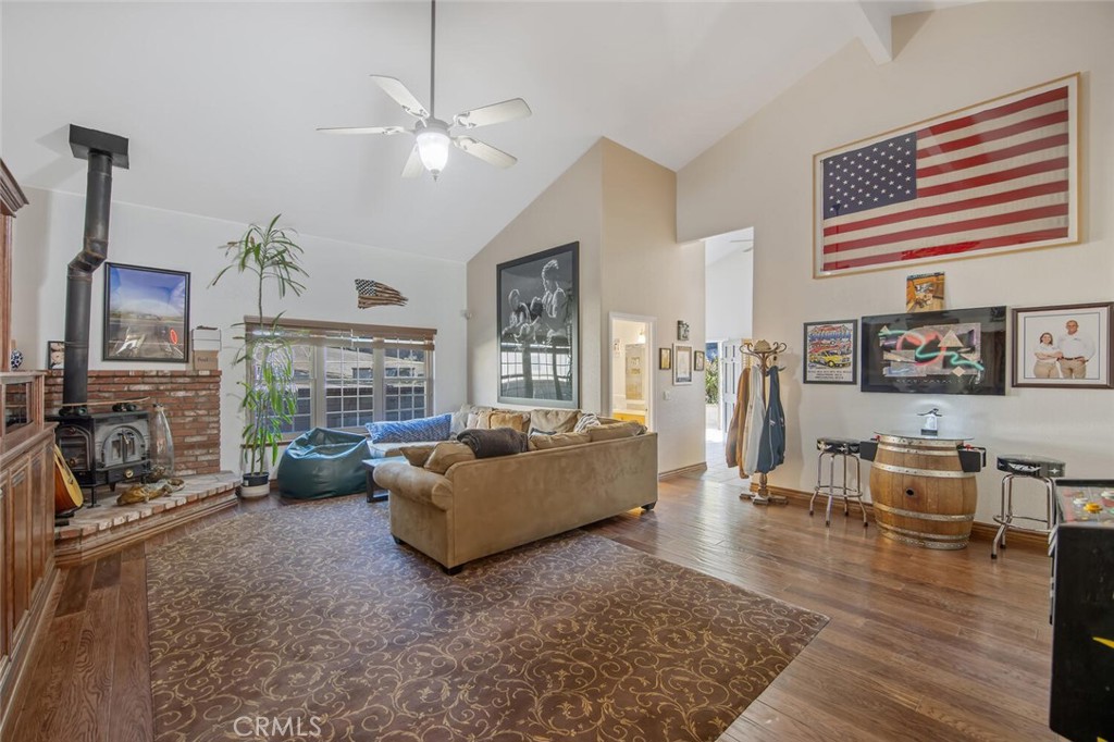 11551 Lonesome Valley