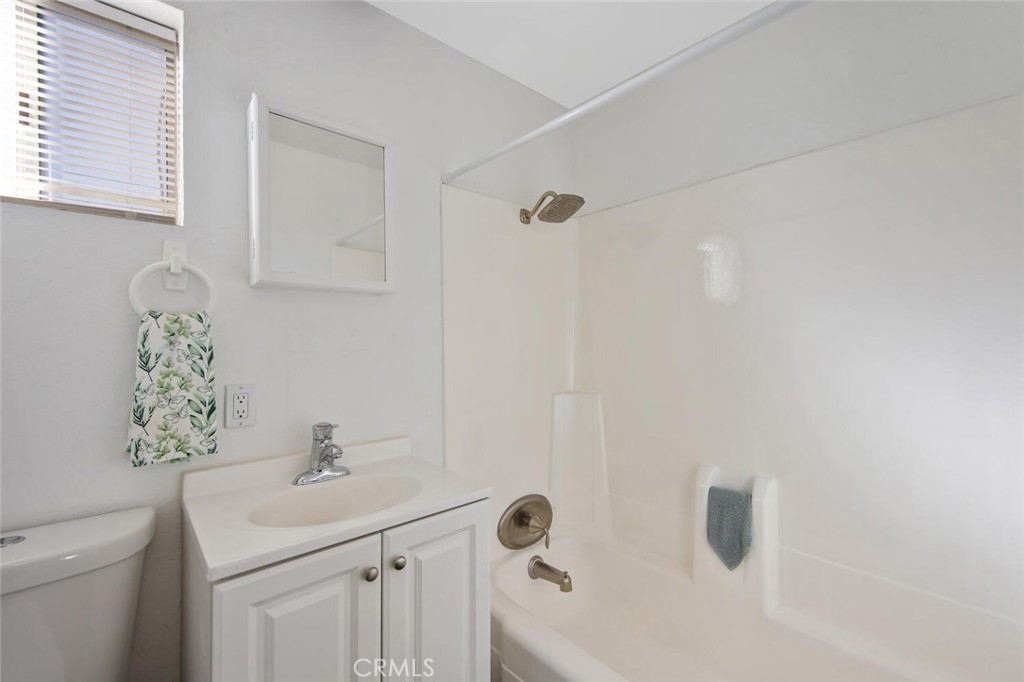 11551 Lonesome Valley