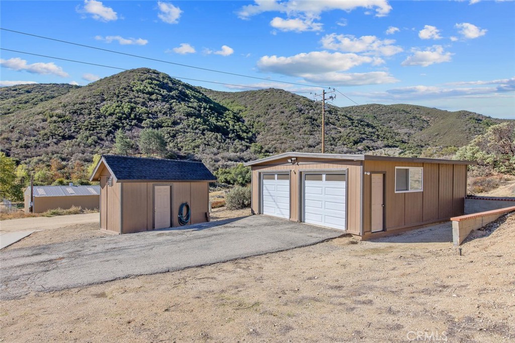 11551 Lonesome Valley