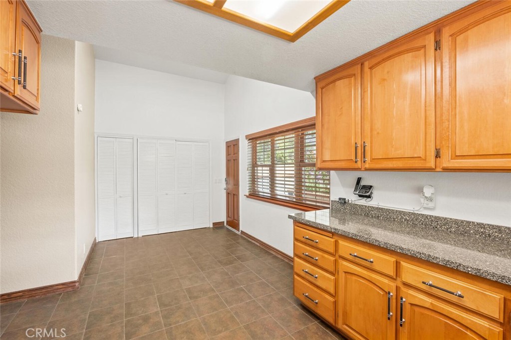 11551 Lonesome Valley