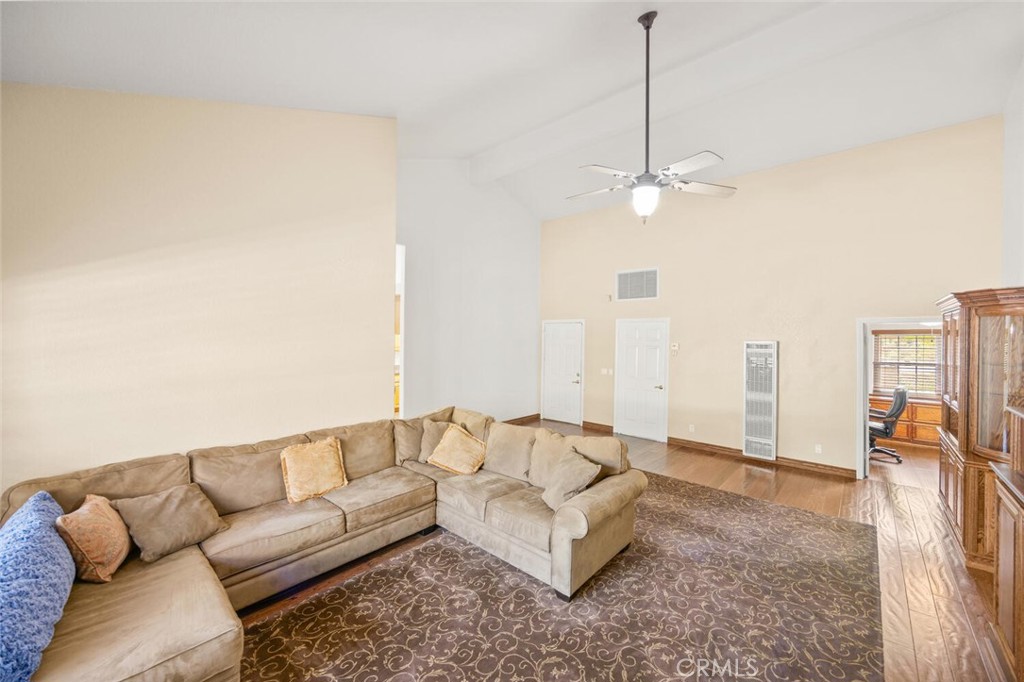 11551 Lonesome Valley