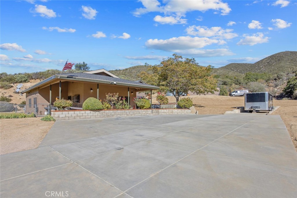 11551 Lonesome Valley