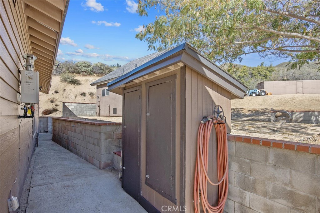 11551 Lonesome Valley