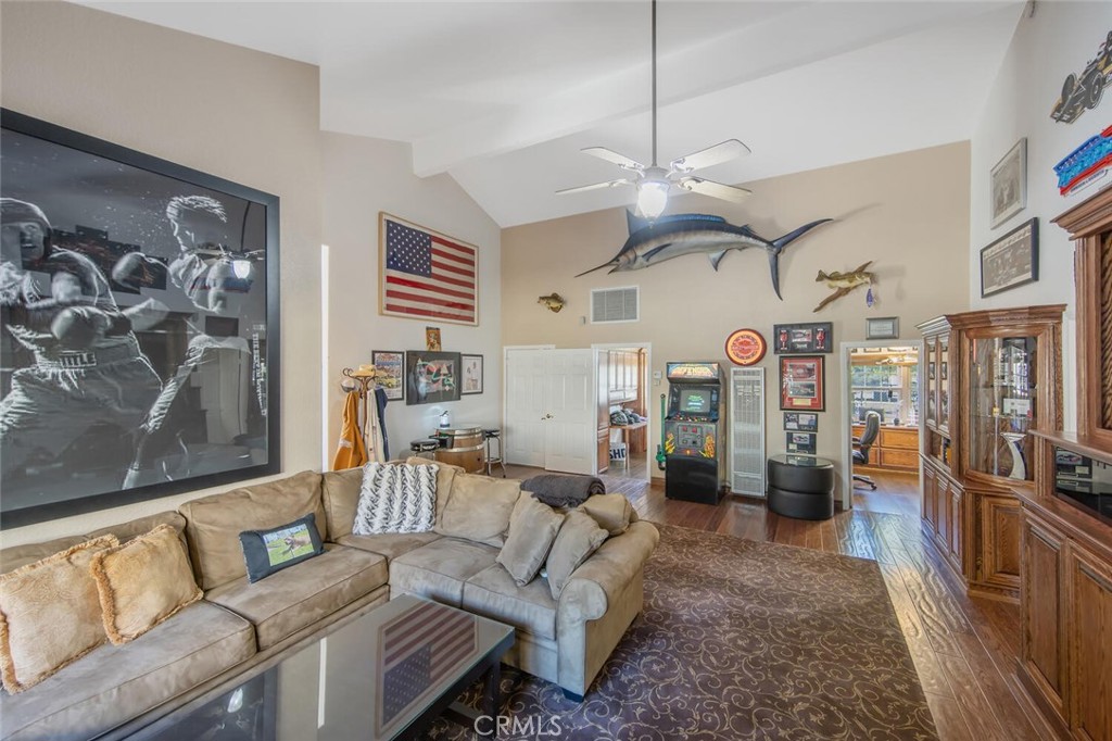 11551 Lonesome Valley