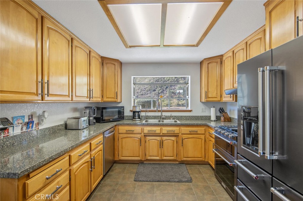 11551 Lonesome Valley