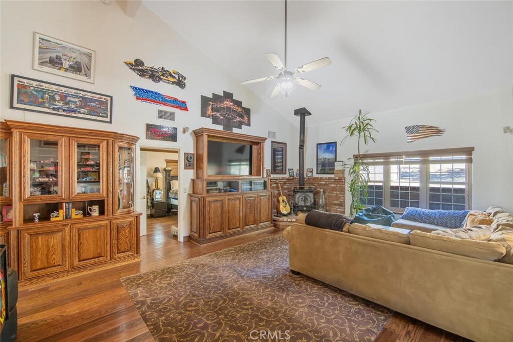 11551 Lonesome Valley