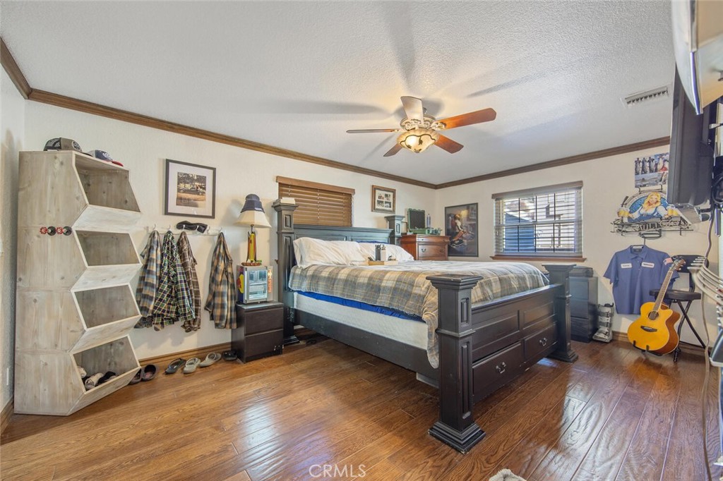 11551 Lonesome Valley