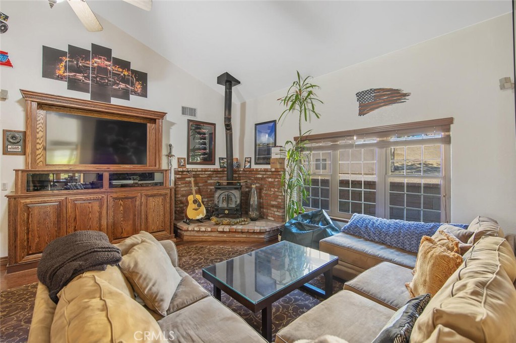 11551 Lonesome Valley