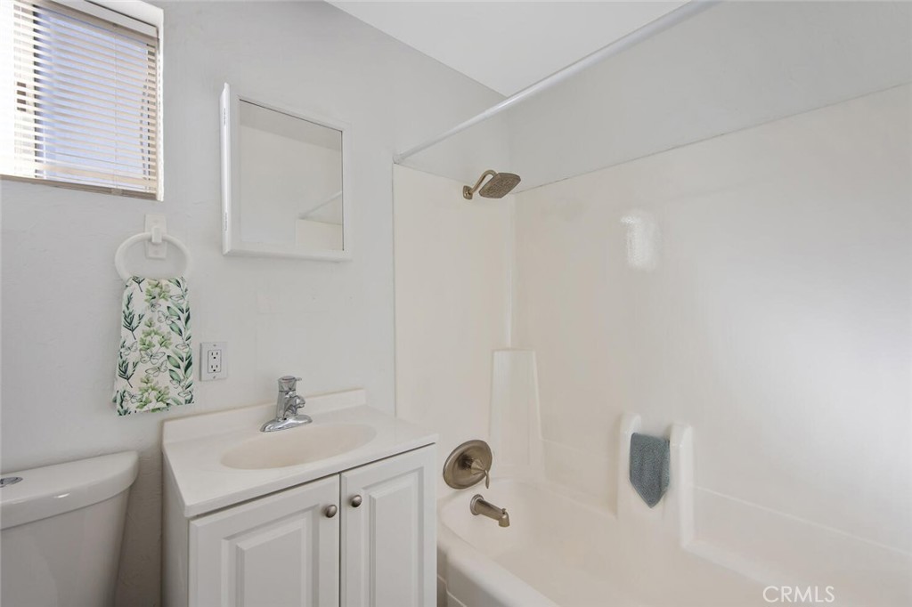 11551 Lonesome Valley