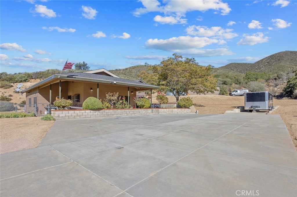 11551 Lonesome Valley