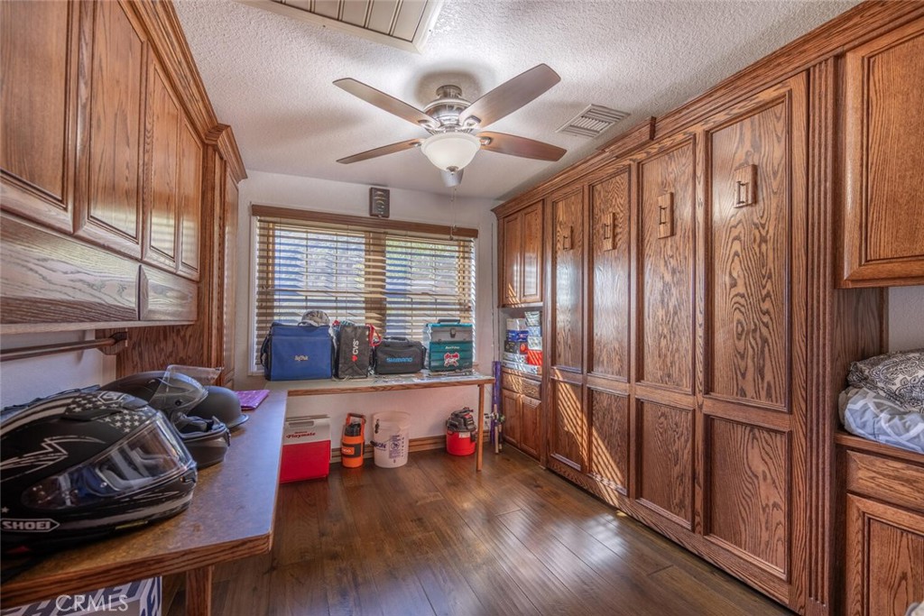 11551 Lonesome Valley