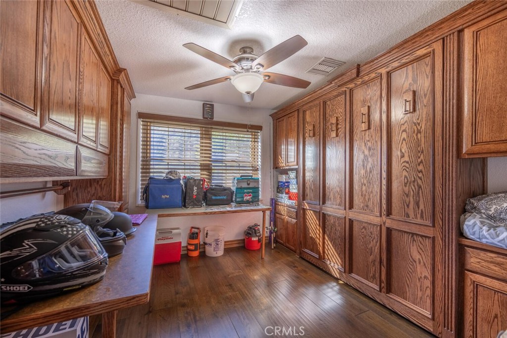 11551 Lonesome Valley