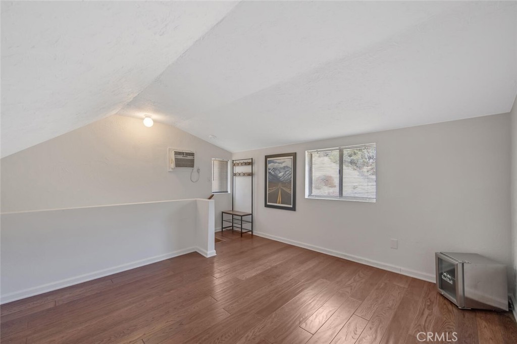 11551 Lonesome Valley