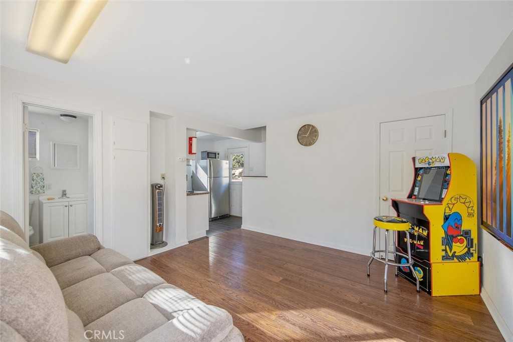 11551 Lonesome Valley