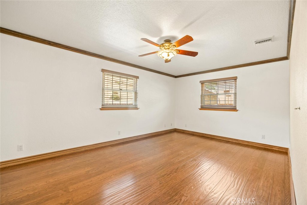 11551 Lonesome Valley